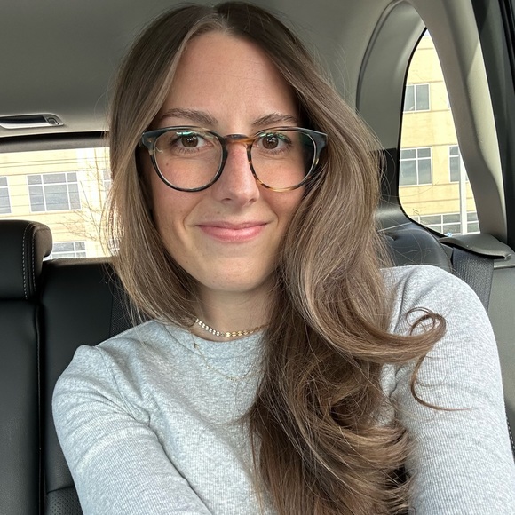 Meet your Posher, Lindsey - Picture 1 of 1